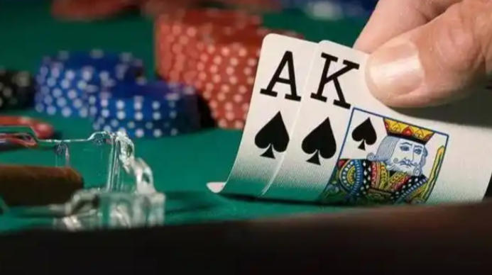 1768064261145956.jpg 德州撲克讀牌技巧與思路全攻略:從入門到進階的策略指南