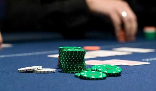 線上德州撲克必勝策略：從新手到高手的完整技巧指南