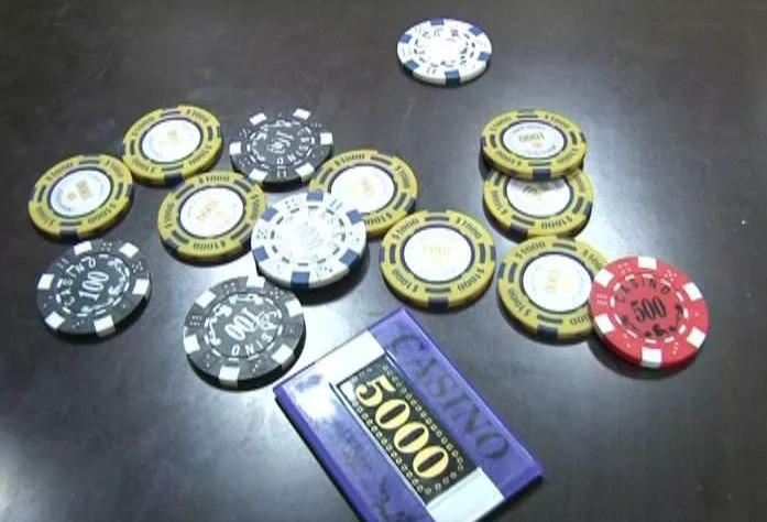 現場百家樂與電子百家樂全面解析：玩法差異、操作體驗與策略選擇指南