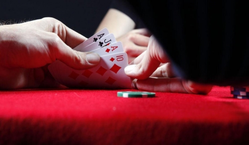 奥馬哈撲克入門指南：如何快速掌握基本規則？